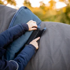 Deken Horseware Rhino Plus Hexstop Vari-Layer 250gr Grijs 15 Deken Horseware Rhino Plus Hexstop Vari-Layer 250gr Grijs -Ruiter Hoek Verkoopwinkel deken horseware rhino plus hexstop vari layer 250gr grijs 1500x1500 168220