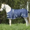 Deken QHP Falabella 0gr Blauw -Ruiter Hoek Verkoopwinkel deken qhp falabella 0gr blauw 1500x1500 124137
