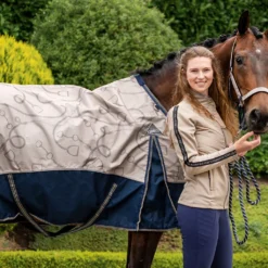 Deken QHP Turnout Collection 0gr Donkerblauw-beige -Ruiter Hoek Verkoopwinkel deken qhp turnout collection 0gr donkerblauw beige 1500x1500 175252