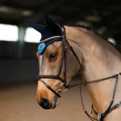 Oornetje Equestrian Stockholm Blue Meadow Blauw -Ruiter Hoek Verkoopwinkel oornetje equestrian stockholm blue meadow blauw 1500x1500 174146