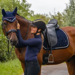 Oornetje QHP Orlando Donkerblauw -Ruiter Hoek Verkoopwinkel oornetje qhp orlando donkerblauw 1500x1500 142530