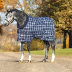 Staldeken Horseware Rhino Original Vari-Layer Medium 250gr Donkerblauw -Ruiter Hoek Verkoopwinkel staldeken horseware rhino original vari layer medium 250gr donkerblauw 1500x1500 164772