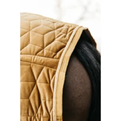 Staldeken Kentucky Velvet 160gr Donkergeel -Ruiter Hoek Verkoopwinkel staldeken kentucky velvet 160gr donkergeel 1500x1500 139903