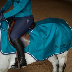 Uitrijdeken Equestrian Stockholm Aurora Blues Darkturquoise -Ruiter Hoek Verkoopwinkel uitrijdeken equestrian stockholm aurora blues darkturquoise 1500x1500 166081