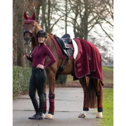 Zweetdeken QHP Brilliance Donkerrood -Ruiter Hoek Verkoopwinkel zweetdeken qhp brilliance donkerrood 1500x1500 140726